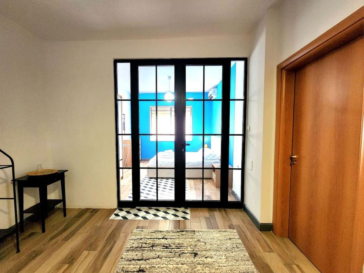 Turqoise Flat In City Center With 24H Self Check In Tirana Kültér fotó